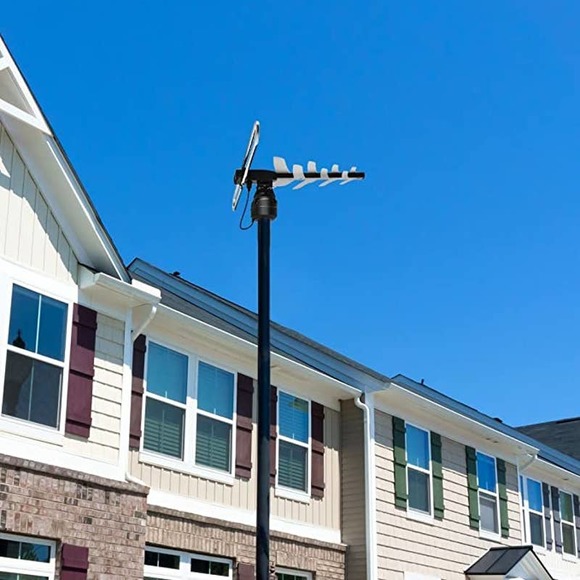 HDTV Antenna with 80 Mile Range, Remote Control with 360 Degree Rotating Head - Picture 6 of 7